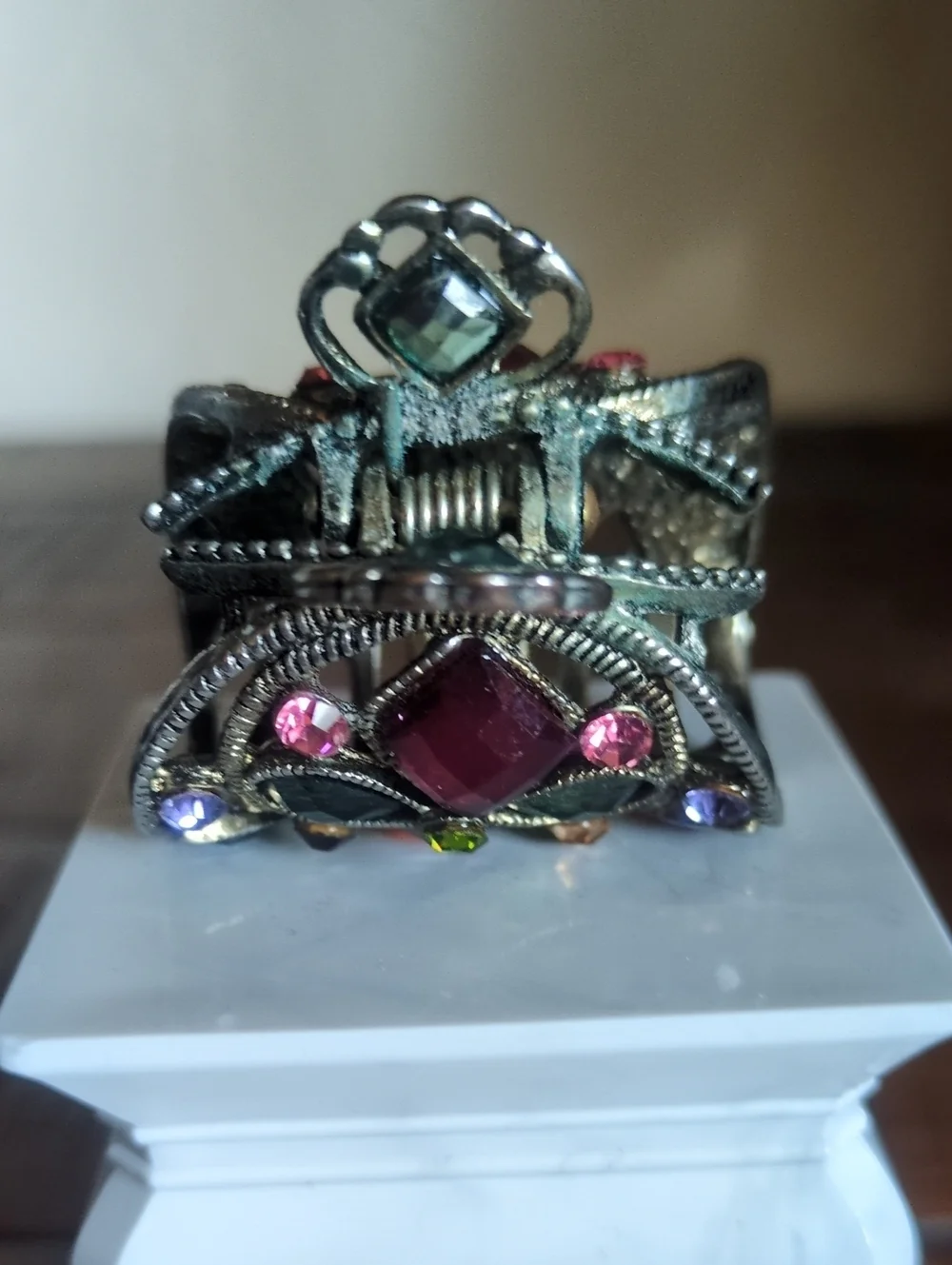 Vintage-Inspired Multicolor Gemstone Hair Claw Clip
